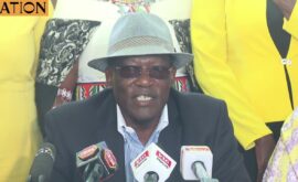 Muthama-hands-over-UDA-party-chairmanship-to-Governor-Mbarire
